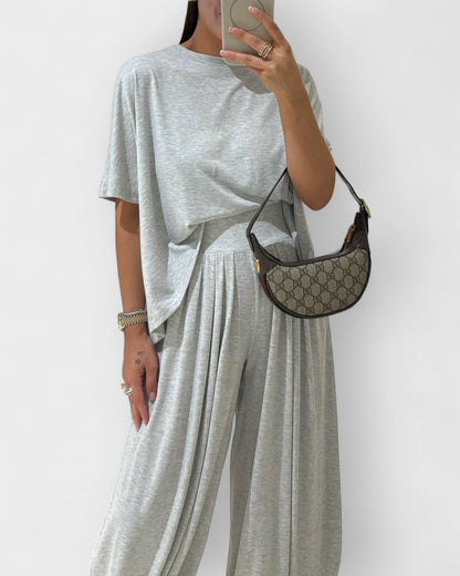 Αγνή-Σοφία - καθαρή, φωτεινή, ήρεμη