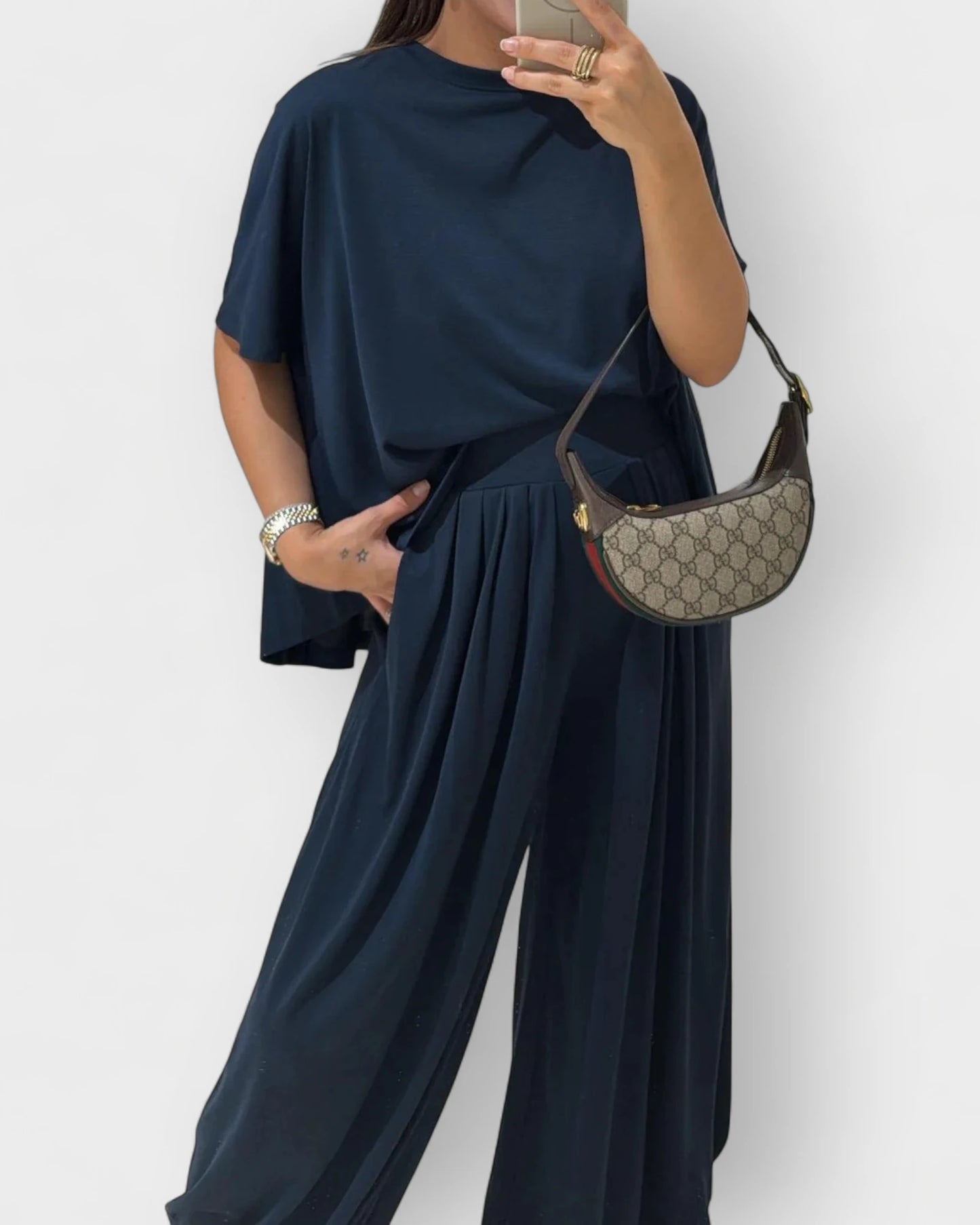 Αγνή-Σοφία - καθαρή, φωτεινή, ήρεμη