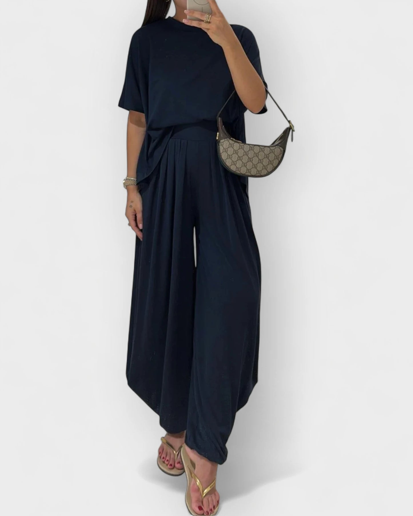 Αγνή-Σοφία - καθαρή, φωτεινή, ήρεμη